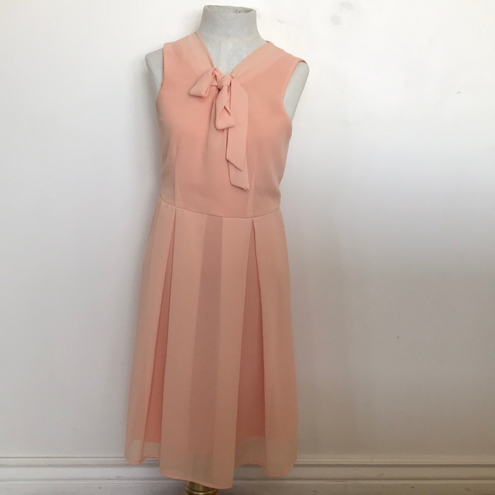 50’s style pink dress